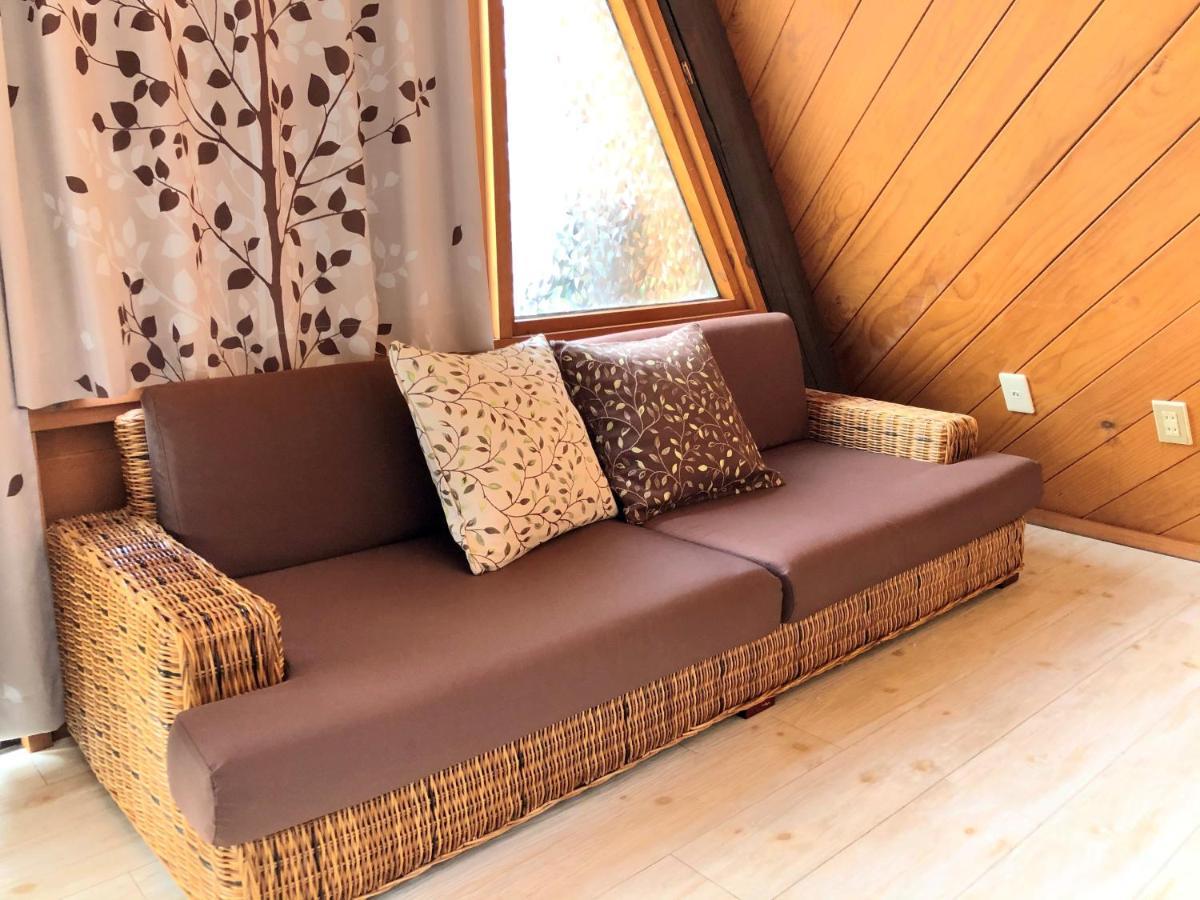 Sea Breeze Villa Onna Exterior photo